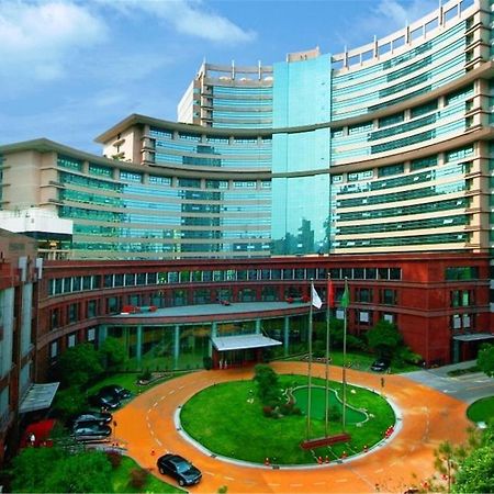 Jin Jiang Pine City Hotel Shanghaj Zewnętrze zdjęcie